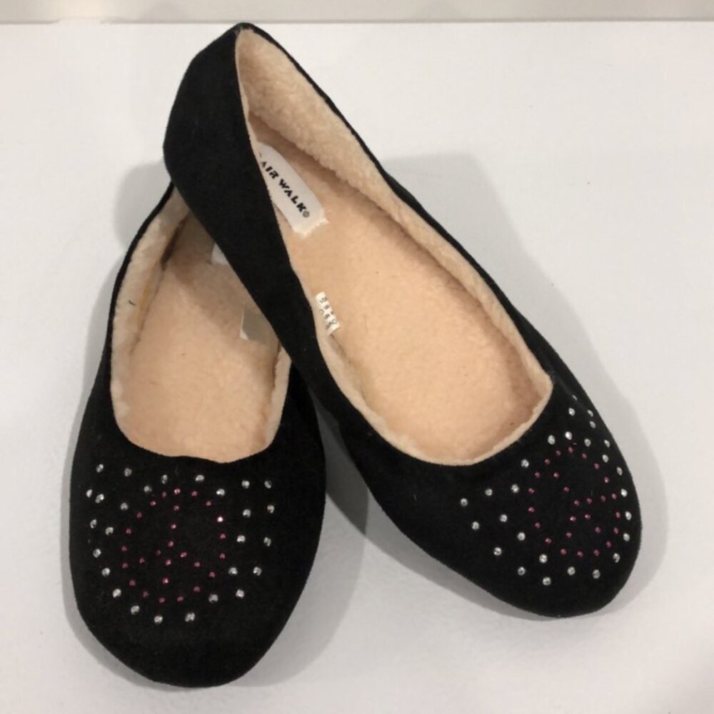 Airwalk Peace Sign Design with Studs